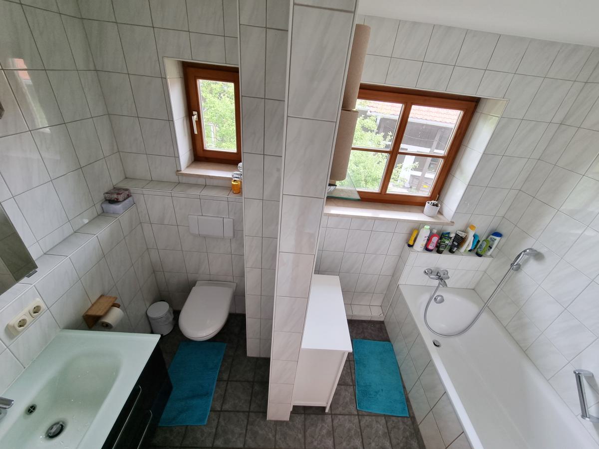 Hauptbad im OG