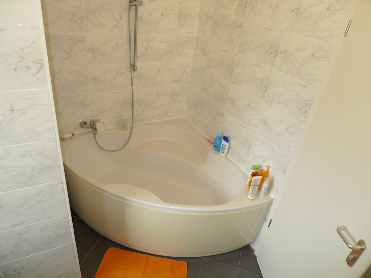 Eckbadewanne