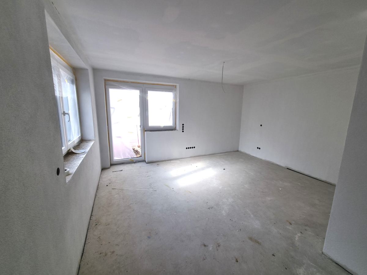 Wohn- und Schlafraum mit Terrassenausgang