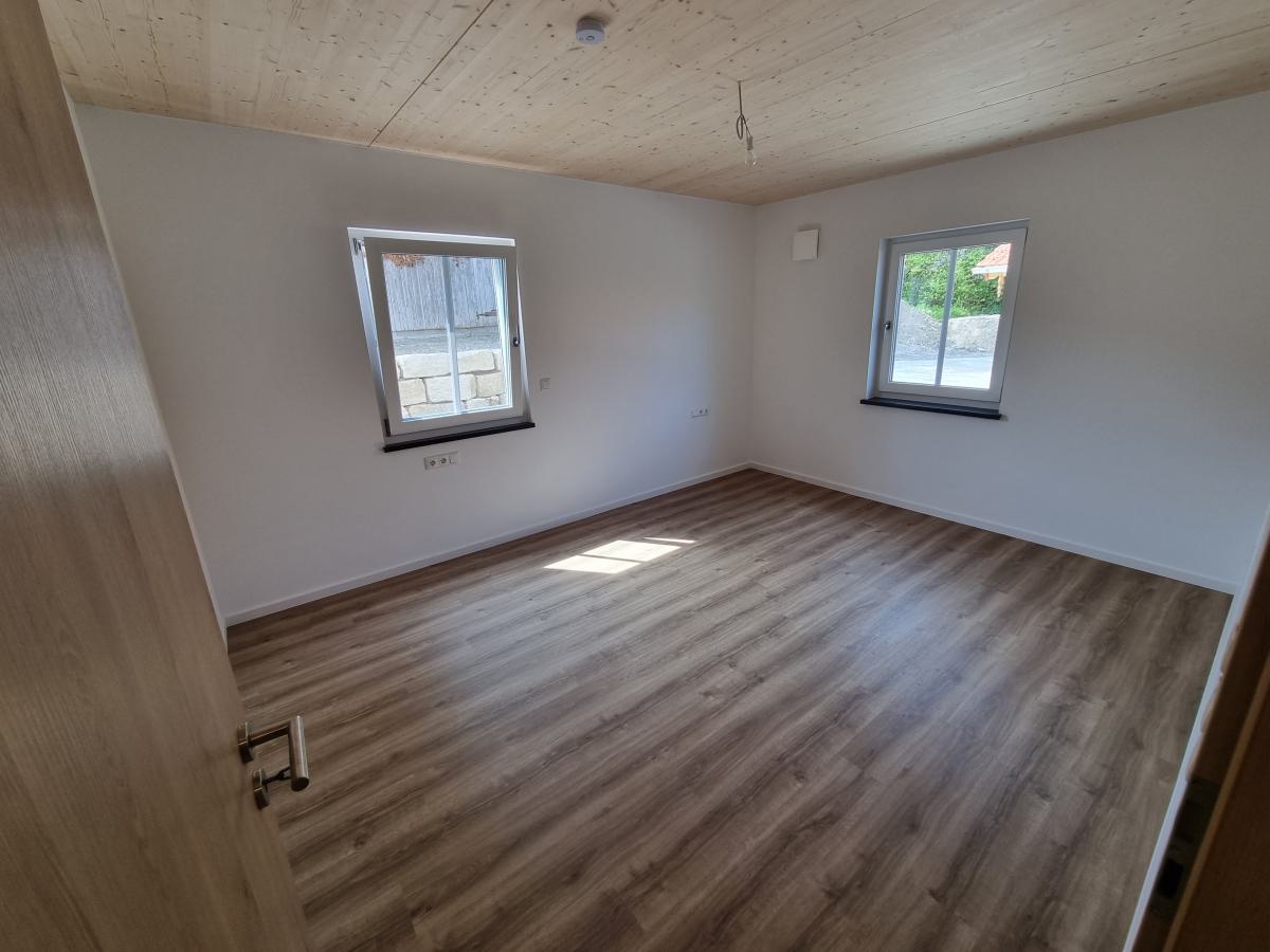 Großzügiges Schlafzimmer