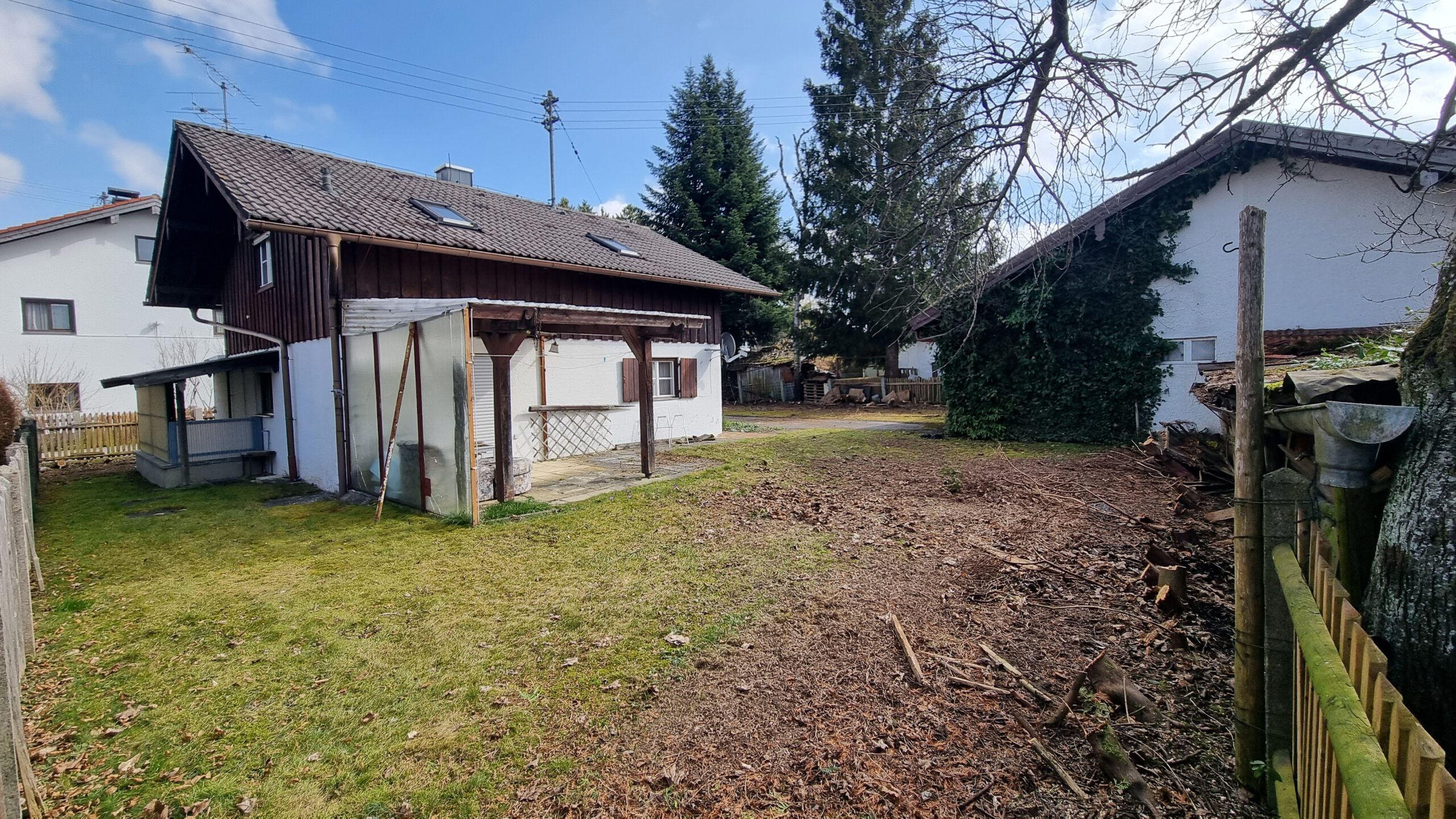 Baugrundstück für eine Doppelhaushälfte nähe Bahnhof