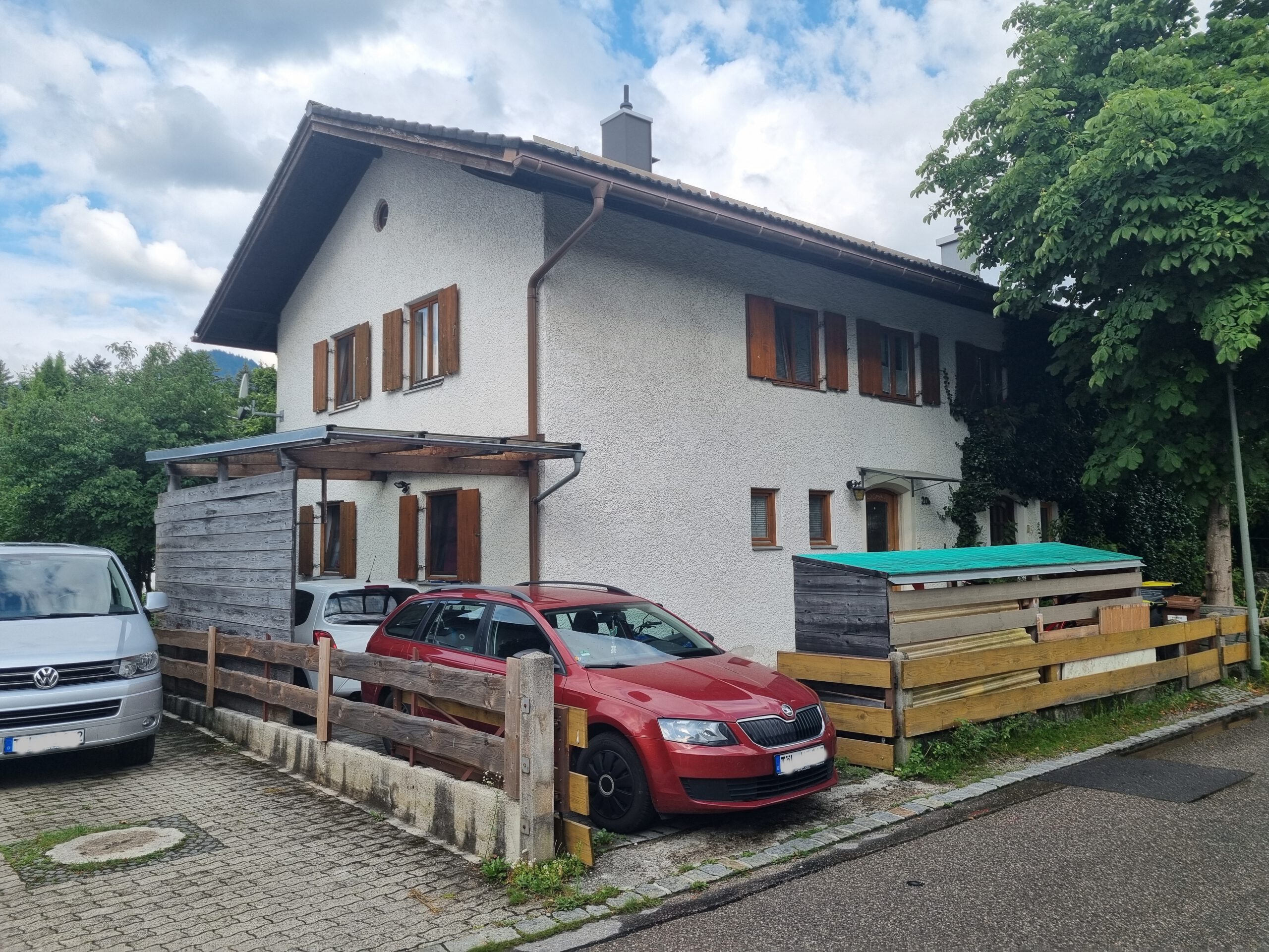 Teilrenovierte DHH in Süd/West Ausrichtung, derzeit vermietet